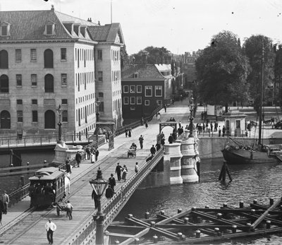 Oude foto van de marinewerf in Amsterdam